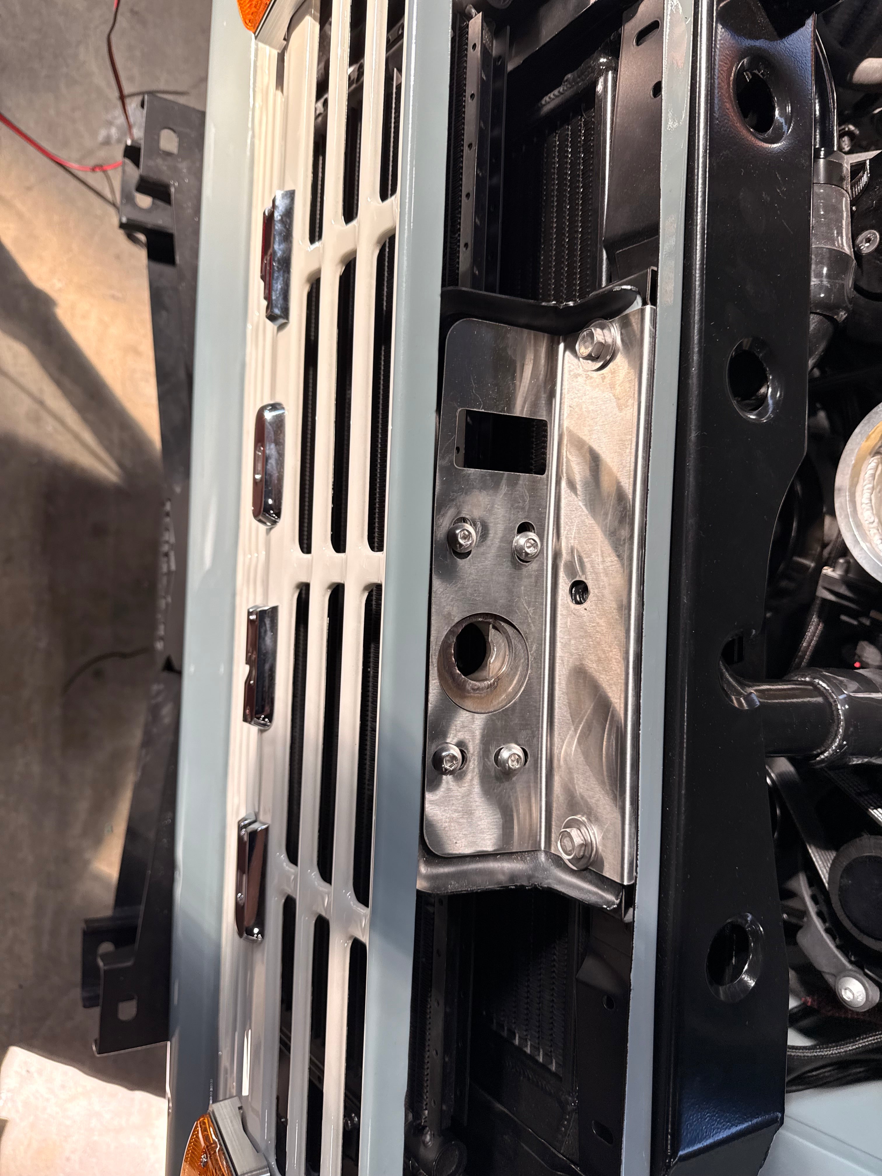 Slim line hood latch